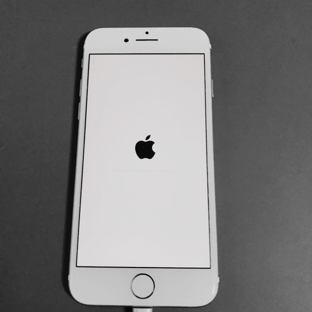 iOS11.0.3の環境でiPhone 7 修理交換用パネルを付けると起動しない問題 – 苫小牧のiPhone修理とパソコン修理の専門店 ピシコ