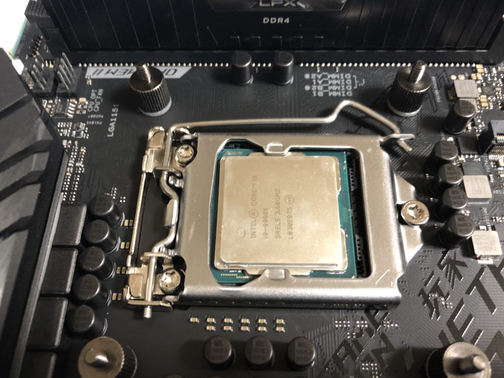 ASUS ROG STRIX Z390-F GAMING CPU