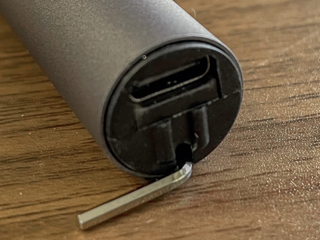 電動ミニルーターの充電口USB-C